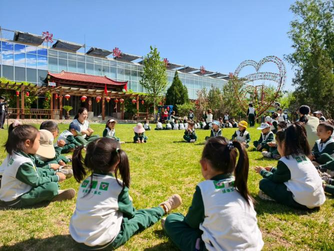 太原万柏林区南寒街道：五官探索自然  童心点亮成长