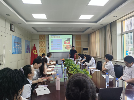 太原迎泽区迎泽街道青年路三社区：多措并举筑牢安全防线，携手共建平安家园