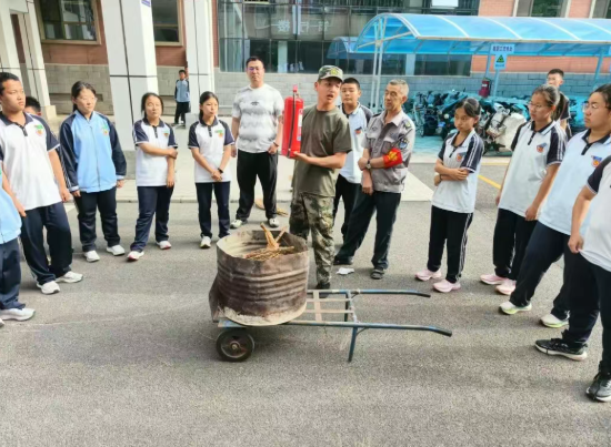 太原小店区第三中学校开展消防安全演练活动