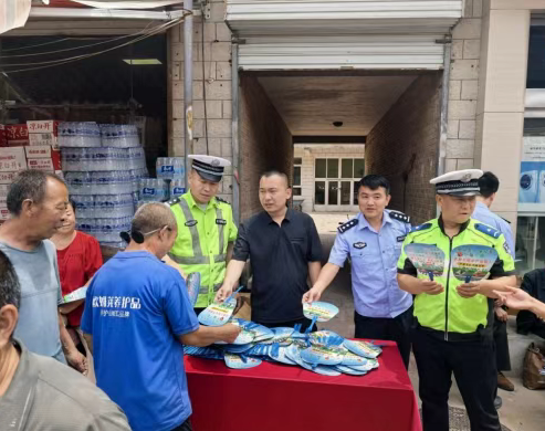 山西吕梁临县公安局兔坂派出所：警乡联动开展交通安全宣传   筑牢乡村道路安全防线