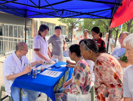 太原万柏林区王化街道：义诊进社区  惠民护健康