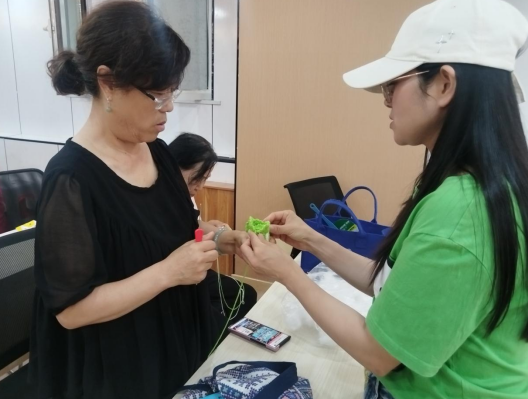太原万柏林区和平街道玉园北社区：巧手工匠聚社区   钩织欢乐