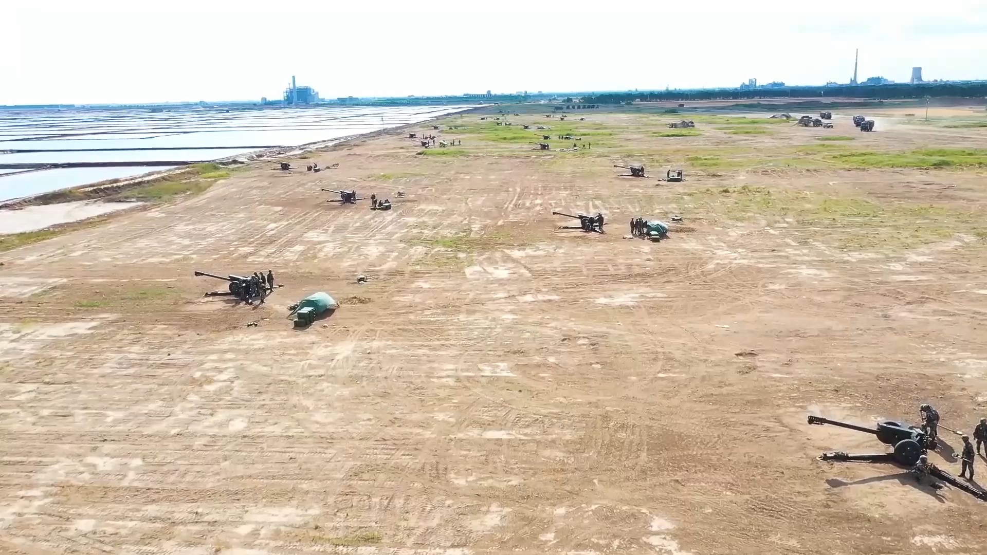 多火器多兵种实弹射击综合演练提升作战能力