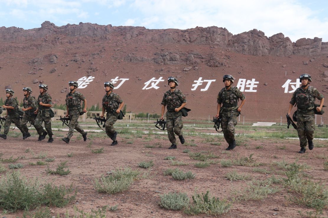 瞄准反恐维稳主战场：新兵专业训练火热展开！