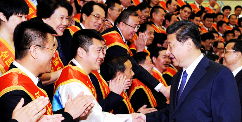 头条 · 强军征途丨习近平与退役军人的温暖瞬间