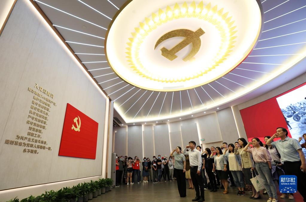 头条 · 习近平总书记2022年全国两会重要讲话精神指引新时代新征程