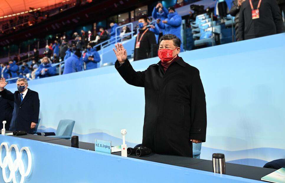 习近平出席北京冬奥会闭幕式