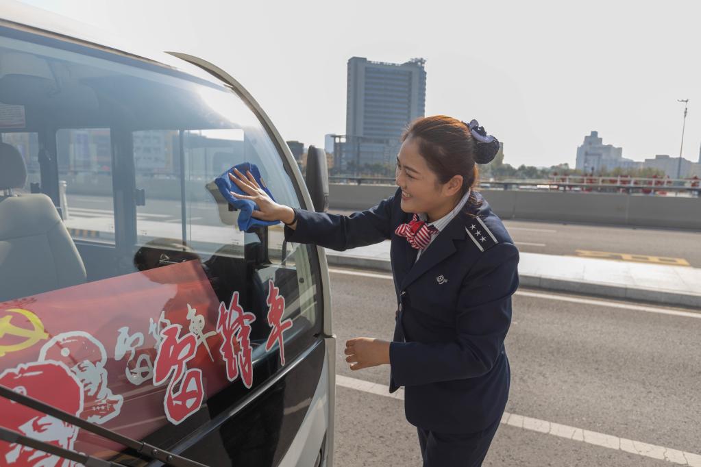 代表委员履职|全国人大代表权太琦：让“雷锋车”继续奋进在新时代