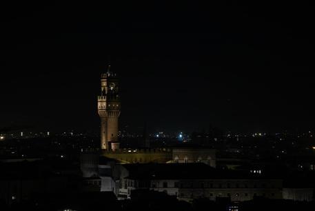 抗议能源价格上涨 意大利约三千城镇地标建筑物熄灯