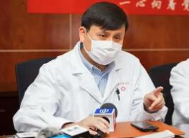 张文宏：近期国际上处于新冠肆虐的极高风险期，输入性疫情的压力巨大