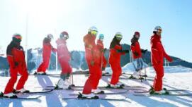 新年最潮户外运动：冬奥会带火滑雪