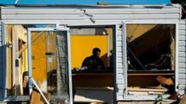 “致命”龙卷风袭美近百人丧生 破坏性天气正成新常态？