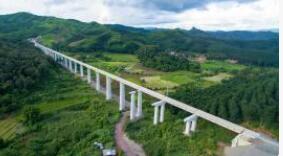 锚定既定奋斗目标 意气风发走向未来