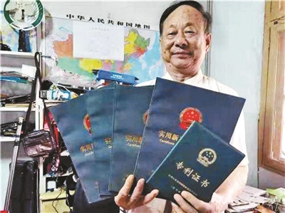 宝鸡76岁大爷21年创造31项发明 “花式宠妻”成网红