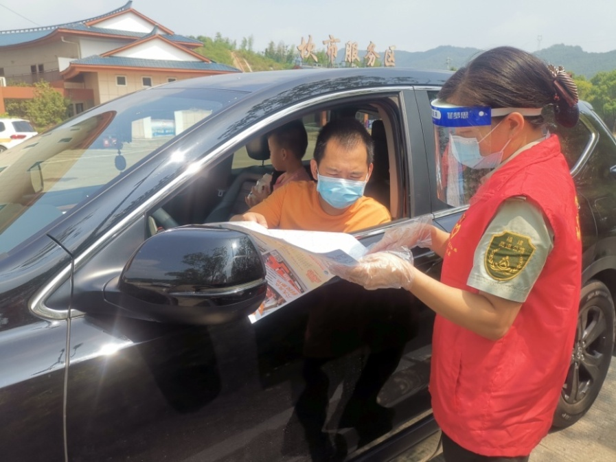 福建龙岩高速：“红路”上的中秋格外暖心