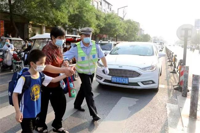 系上“安全带”，织密“防护网”—— 河南警方多措并举护航少年儿童安全