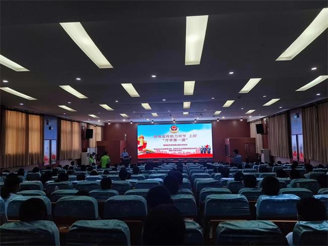 河南郑州：禁毒宣传助力双节 上好“开学第一课”