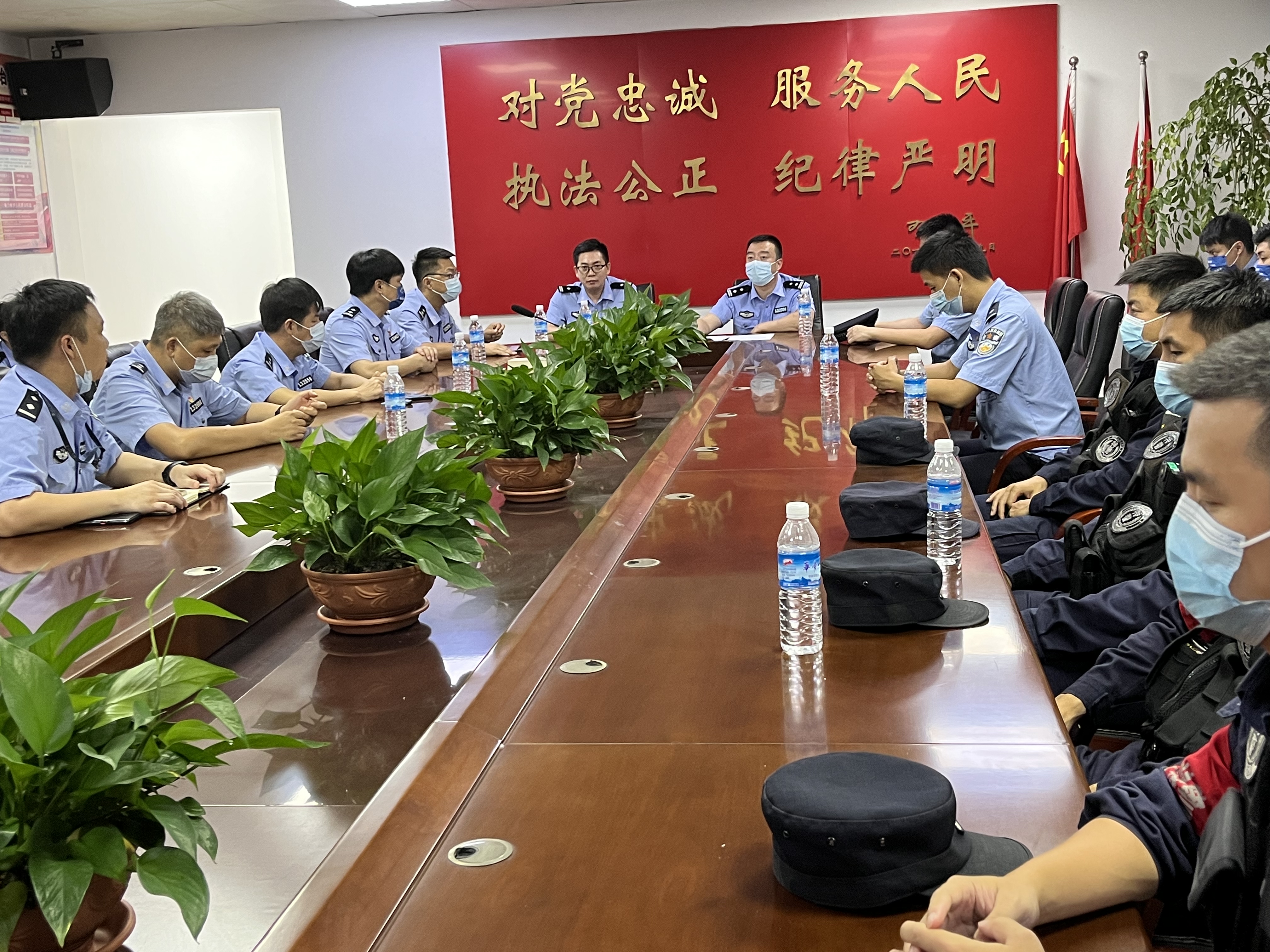 警灯闪烁，广东惠州惠阳公安重剑出击“三个全力”守护夏夜平安