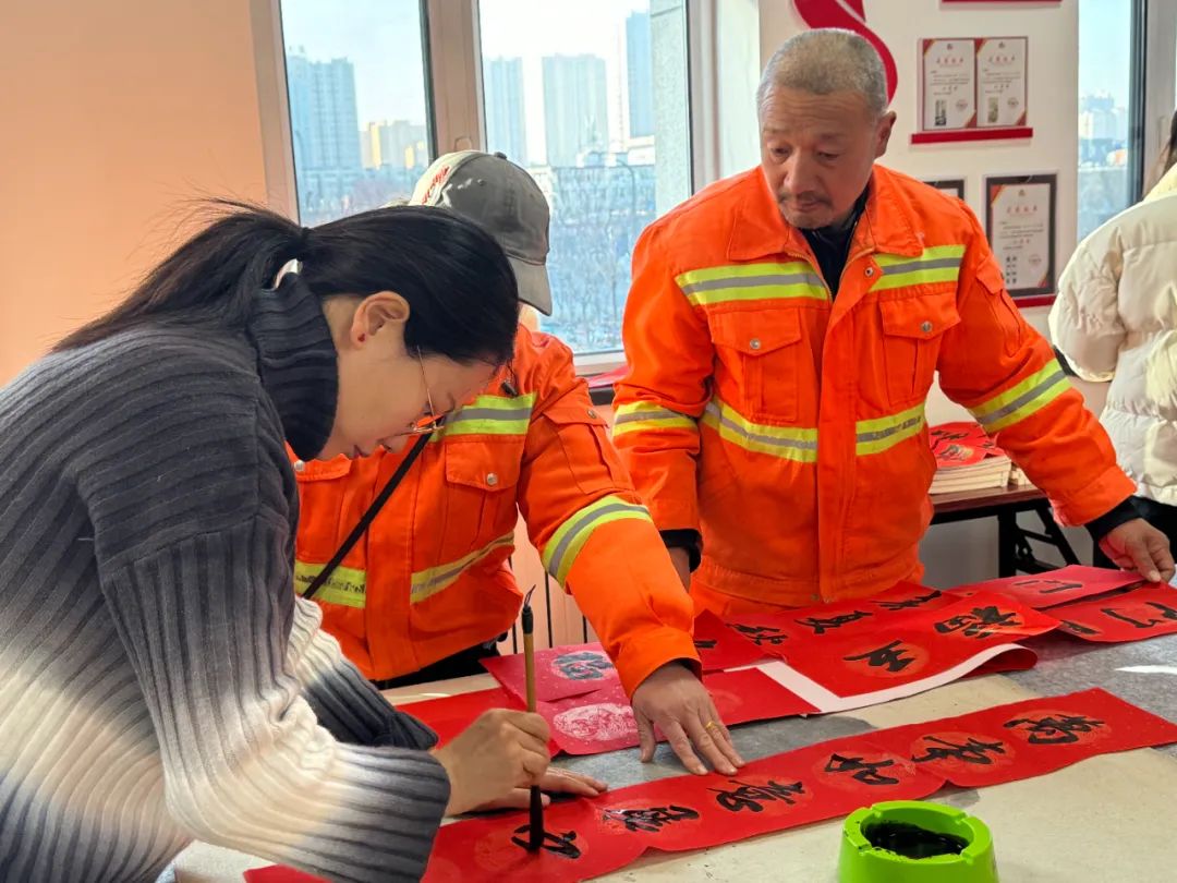 太原小店区：迎新春写春联  浓浓“年味”暖人心
