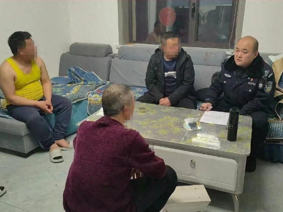 太原娄烦县公安局：兄弟因分家产起纷争  民警上门调解续亲情