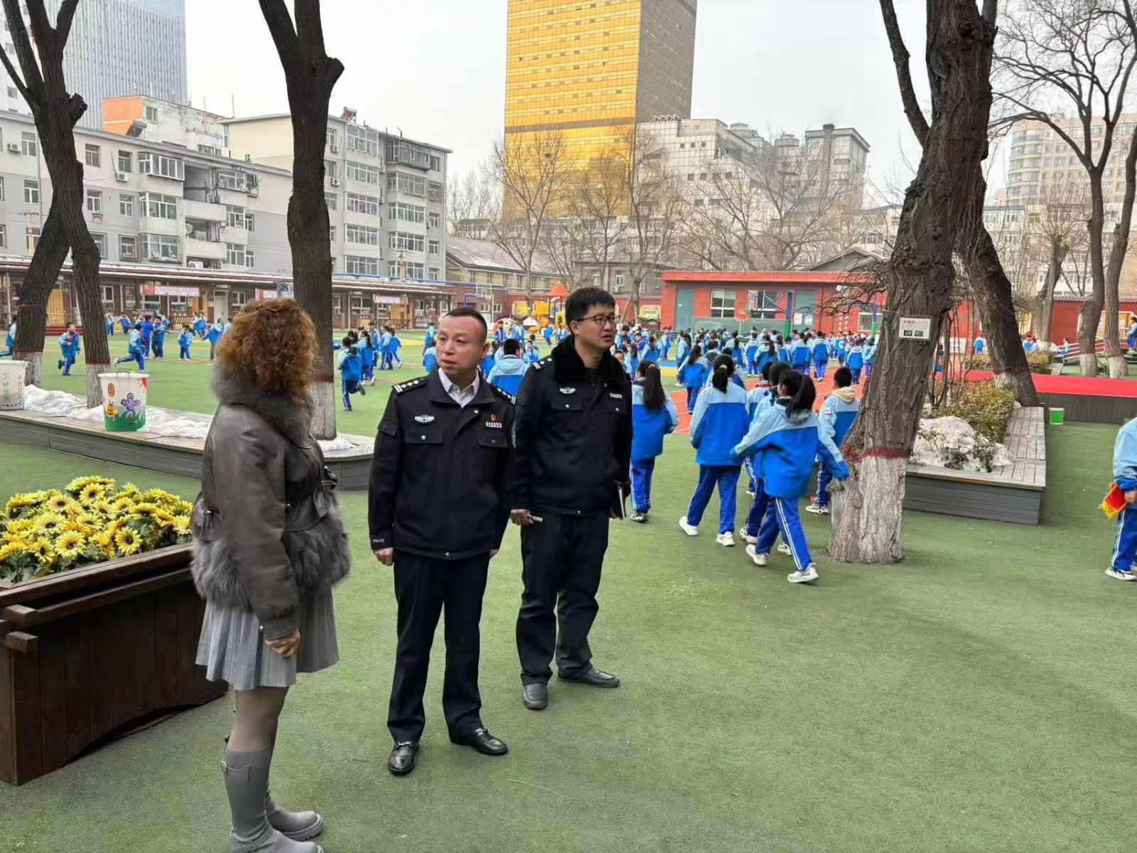 太原迎泽区柳巷派出所：深入开展开学季“护校安园”安全检查工作