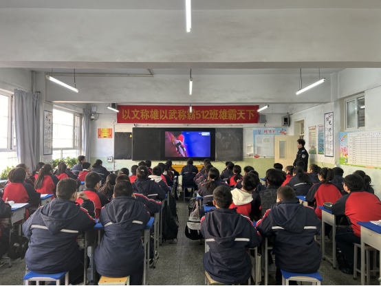 东南所：法制宣传进校园，上好开学“第一课”22.png