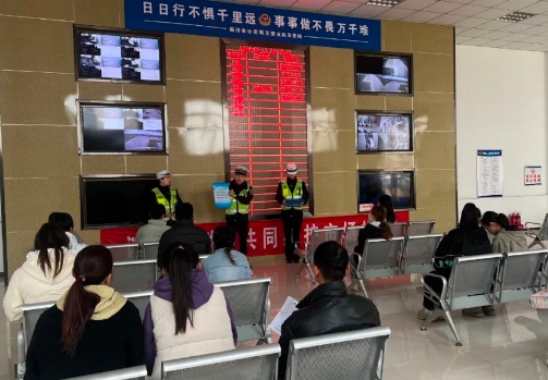 临汾公安交警走进辖区驾校开展交通安全宣传教育活动