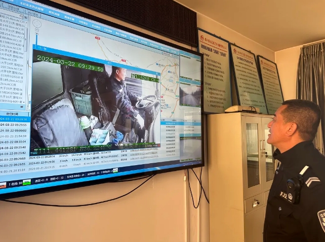 临汾市公安局交警支队走进辖区重点运输企业开展交通安全警示教育活动