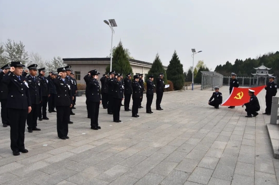 长治黎城县公安局开展清明祭英烈活动
