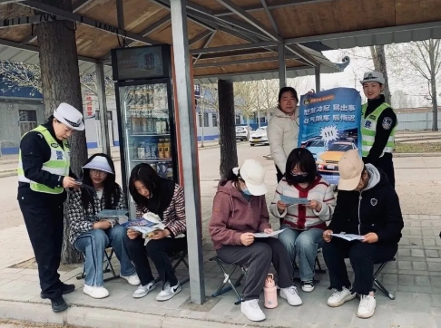 临汾公安交警走进辖区驾校开展“新驾驶人”春季交通安全宣传教育活动