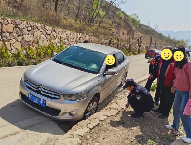 【暖心警事】及时“出手”温情一幕……