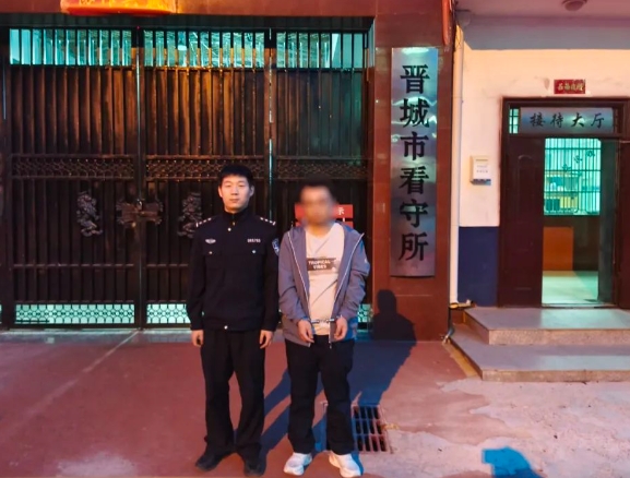 我只偷人民币！男子“拉车门”盗窃，看到英镑、港币等外币无动于衷