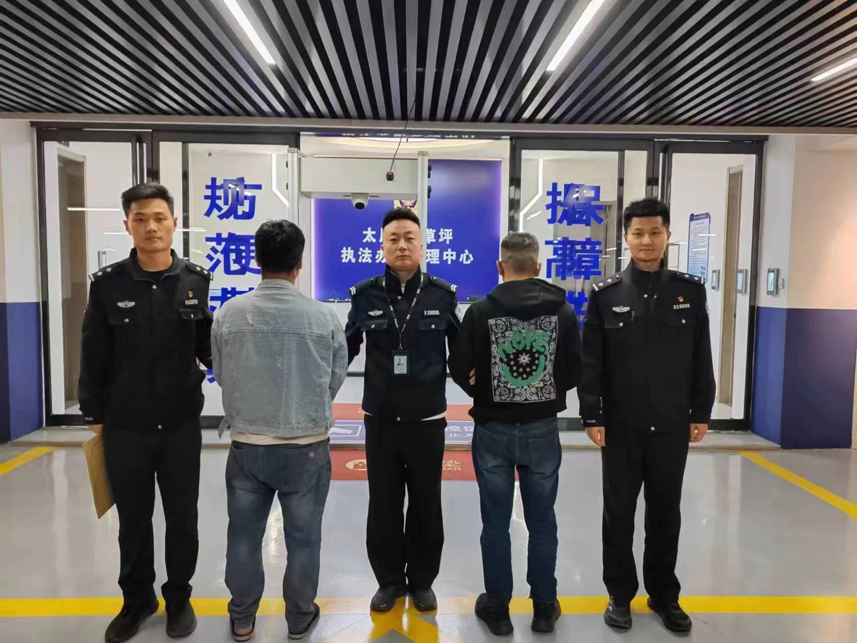 太原尖草坪分局汇丰责任区刑警队抓获盗窃及销赃电动车电瓶犯罪嫌疑人  破获盗窃案6