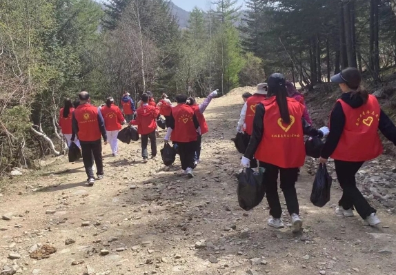 我为娄烦代言| 青年志愿者前往云顶山开展环境保护志愿活动