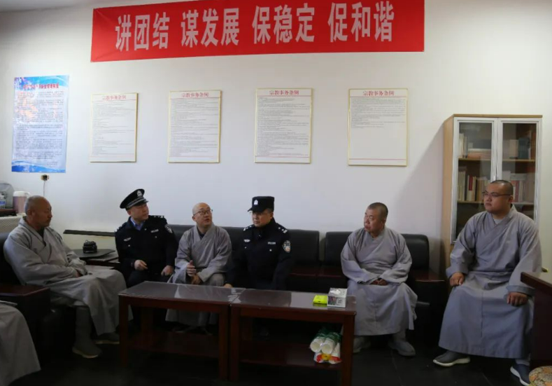 致敬劳动者，朔州怀仁公安为你们服务