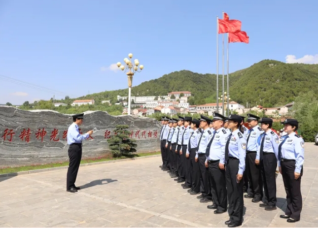 长治市公安局五马分局开展“学党纪、知敬畏、守底线”主题党日活动