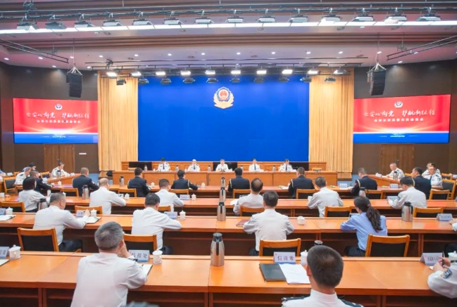 山西省公安厅召开公安英模代表座谈会