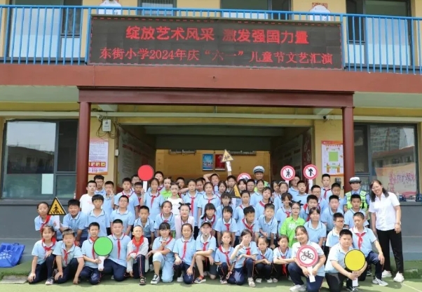 临汾公安交警走进辖区学校组织开展“六一”儿童节前送安全主题宣传活动