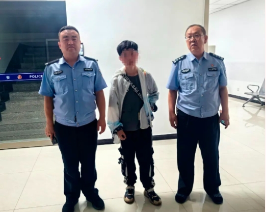 太原娄烦：男孩独自游玩错过末班车   巡逻民警暖心助其回家获好评