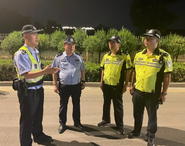 山西太谷公安分局开展夏夜巡防第一次集中行动