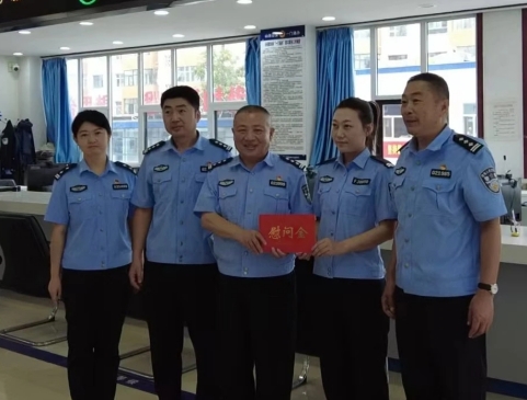 【党建引领赓续英烈精神】大同云冈公安分局“七一”慰问英烈子女