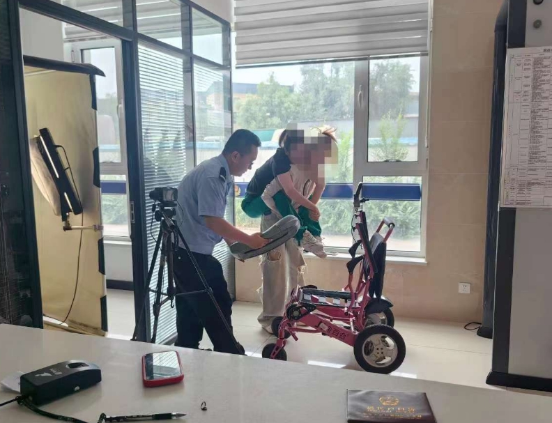 太原公安尖草坪分局阳曲所：残障人士补办身份证  贴心服务获群众点赞