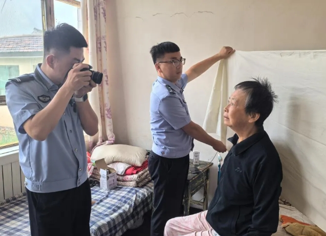 晋中左权县公安局石匣派出所：民警“多跑腿” 群众“少跑路” 窗口“向前移” 服务