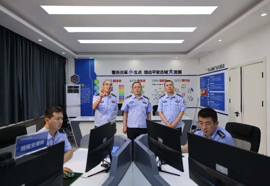 吕梁孝义市公安局扎实组织开展夏夜治安巡查宣防第二次集中统一行动