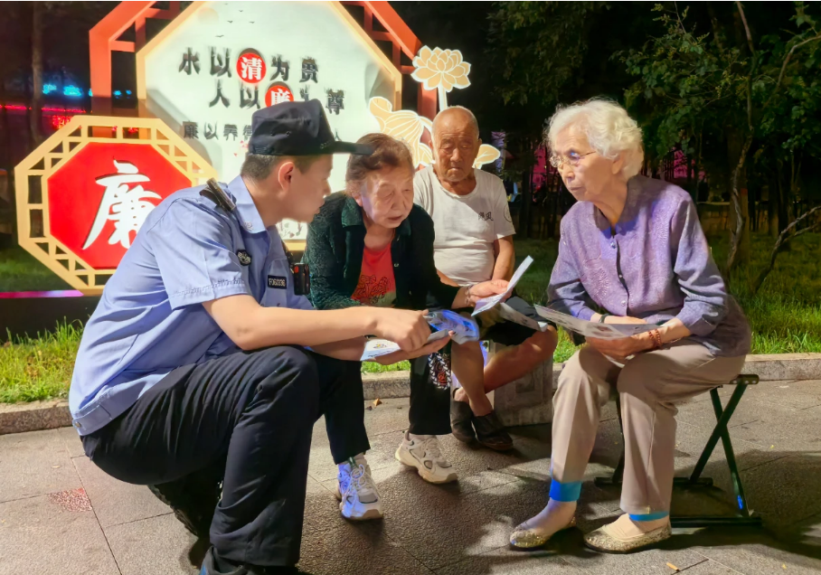 守护当“夏” 为平安“加码”——长治襄垣县公安局开展夏夜治安巡查宣防第二次集中统