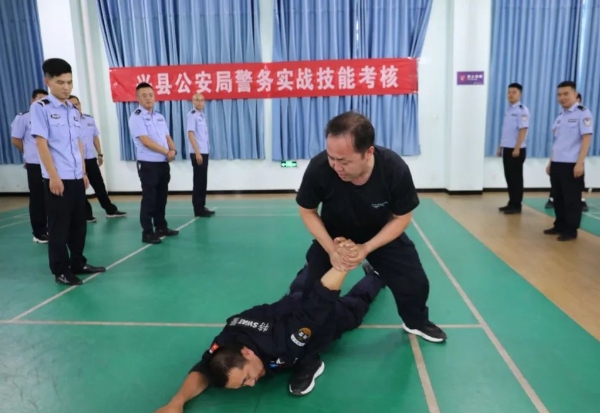 吕梁兴县公安：警务实战训练展风采  强警铸魂保平安