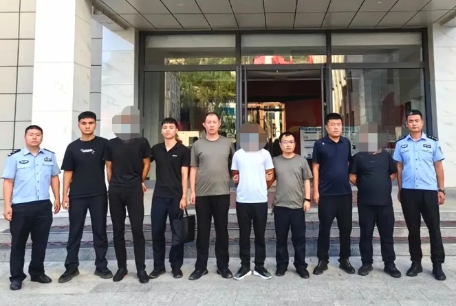 吕梁临县公安精准劝降逃犯