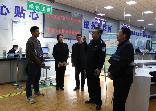 临汾市公安局党风政风警风监督员深入侯马市公安局检查指导工作
