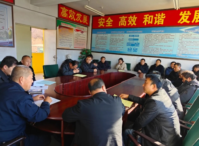 临汾安泽公安局交警大队联合县交通运输部门走进辖区客运企业开展警示教育座谈会