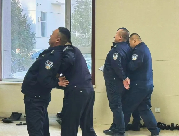 吕梁交口县公安局开展红蓝对抗警情处置考核与体技能考核